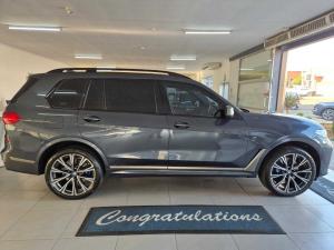 BMW X7 M50d - Image 8