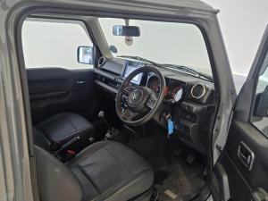 Suzuki Jimny 1.5 GLX AllGrip 3-door manual - Image 11