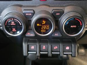 Suzuki Jimny 1.5 GLX AllGrip 3-door manual - Image 15