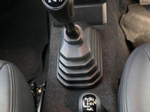 Suzuki Jimny 1.5 GLX AllGrip 3-door manual - Image 16