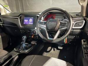Isuzu D-Max 3.0TD double cab LS 4x4 auto - Image 12