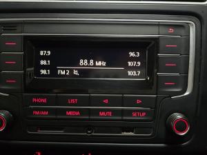 Volkswagen Polo Vivo hatch 1.4 Comfortline - Image 3
