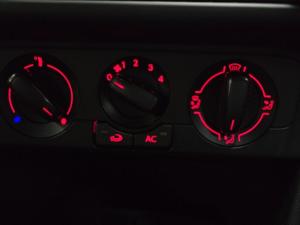 Volkswagen Polo Vivo hatch 1.4 Comfortline - Image 9
