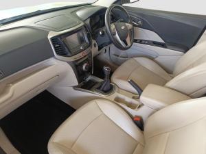 Mahindra XUV300 1.2T - Image 3