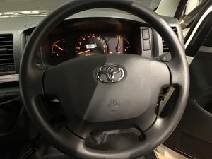 Toyota Hiace 2.5D-4D Ses-fikile 16-seater - Image 10
