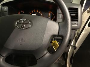 Toyota Hiace 2.5D-4D Ses-fikile 16-seater - Image 12