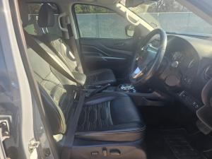 Nissan Navara 2.5DDTI PRO-4X 4X4 automatic D/C - Image 8