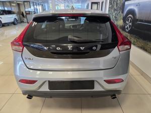 Volvo V40 T4 Excel auto - Image 5