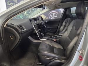 Volvo V40 T4 Excel auto - Image 6