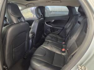 Volvo V40 T4 Excel auto - Image 7