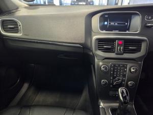 Volvo V40 T4 Excel auto - Image 9