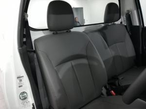 Mitsubishi Triton 2.4DI-D single cab GL - Image 11