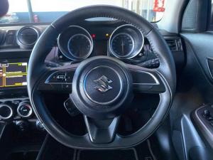 Suzuki Swift 1.2 GLX auto - Image 7