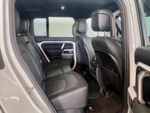 Land Rover Defender 110 D300 X-Dynamic HSE - Image 11