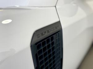 Land Rover Defender 110 D300 X-Dynamic HSE - Image 14