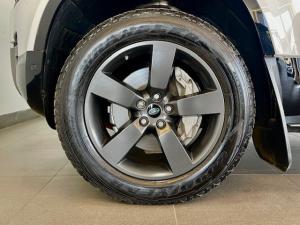 Land Rover Defender 110 D300 X-Dynamic HSE - Image 15