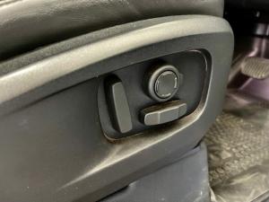 Land Rover Defender 110 D300 X-Dynamic HSE - Image 25