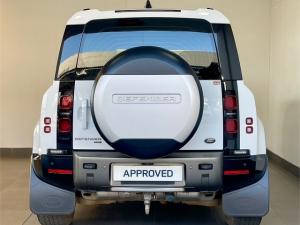 Land Rover Defender 110 D300 X-Dynamic HSE - Image 8