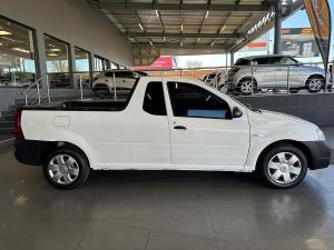 Nissan NP200 1.6i safety pack (aircon) - Image 9