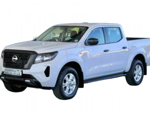 Nissan Navara 2.5DDTi double cab SE Plus auto - Image 1