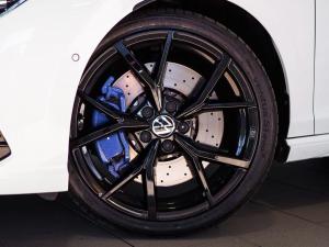 Volkswagen Golf R - Image 5