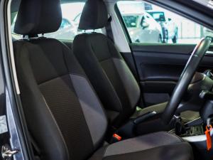 Volkswagen Polo hatch 1.0TSI Life manual - Image 15