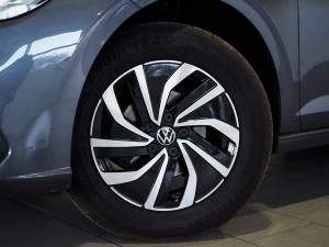 Volkswagen Polo hatch 1.0TSI Life manual - Image 5
