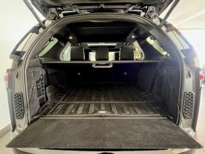 Land Rover Defender 110 D350 X-Dynamic HSE - Image 18