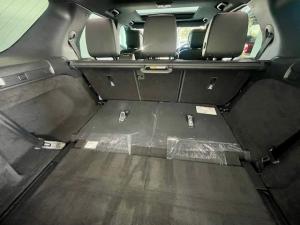 Land Rover Defender 110 D350 X-Dynamic HSE - Image 19