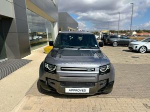Land Rover Defender 110 D300 X-Dynamic HSE - Image 2