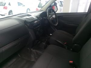 Isuzu D-Max Gen 6 250c single cab - Image 9