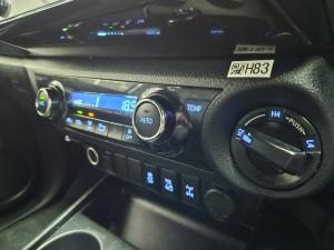 Toyota Hilux 2.8GD-6 double cab 4x4 Legend 50 auto - Image 14