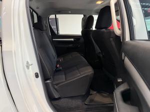 Toyota Hilux 2.4GD-6 double cab Raider manual - Image 13