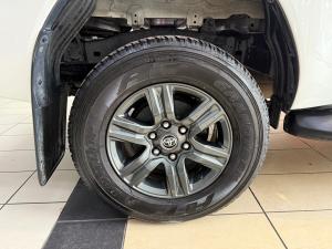 Toyota Hilux 2.4GD-6 double cab Raider manual - Image 14