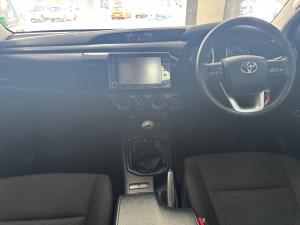 Toyota Hilux 2.4GD-6 single cab 4x4 Raider manual - Image 6