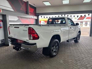 Toyota Hilux 2.4GD-6 single cab 4x4 Raider manual - Image 2