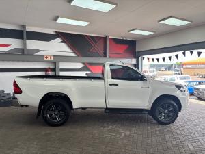 Toyota Hilux 2.4GD-6 single cab 4x4 Raider manual - Image 3