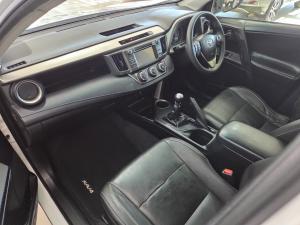 Toyota RAV4 2.0 GX - Image 7