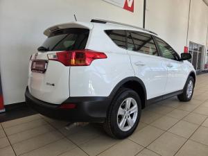 Toyota RAV4 2.0 GX - Image 2
