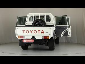 Toyota Land Cruiser 79 2.8GD-6 double cab - Image 9