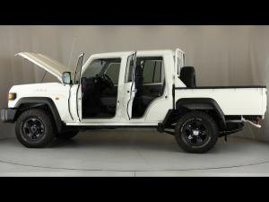 Toyota Land Cruiser 79 2.8GD-6 double cab - Image 11