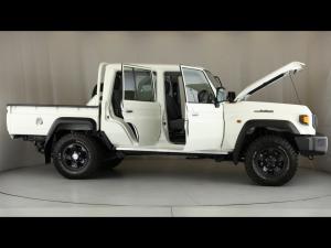 Toyota Land Cruiser 79 2.8GD-6 double cab - Image 15