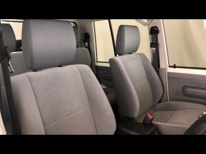 Toyota Land Cruiser 79 2.8GD-6 double cab - Image 31