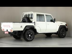 Toyota Land Cruiser 79 2.8GD-6 double cab - Image 2
