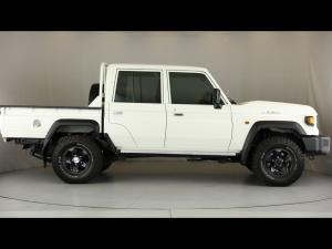 Toyota Land Cruiser 79 2.8GD-6 double cab - Image 3