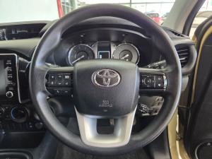 Toyota Hilux 2.4GD-6 Xtra cab Raider manual - Image 10