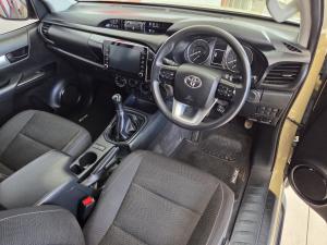 Toyota Hilux 2.4GD-6 Xtra cab Raider manual - Image 11
