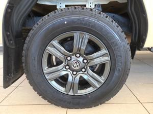 Toyota Hilux 2.4GD-6 Xtra cab Raider manual - Image 13