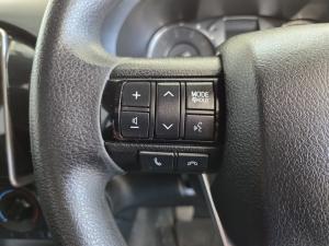 Toyota Hilux 2.4GD-6 Xtra cab Raider manual - Image 16
