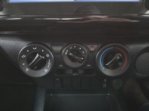 Toyota Hilux 2.4GD-6 Xtra cab Raider manual - Image 17